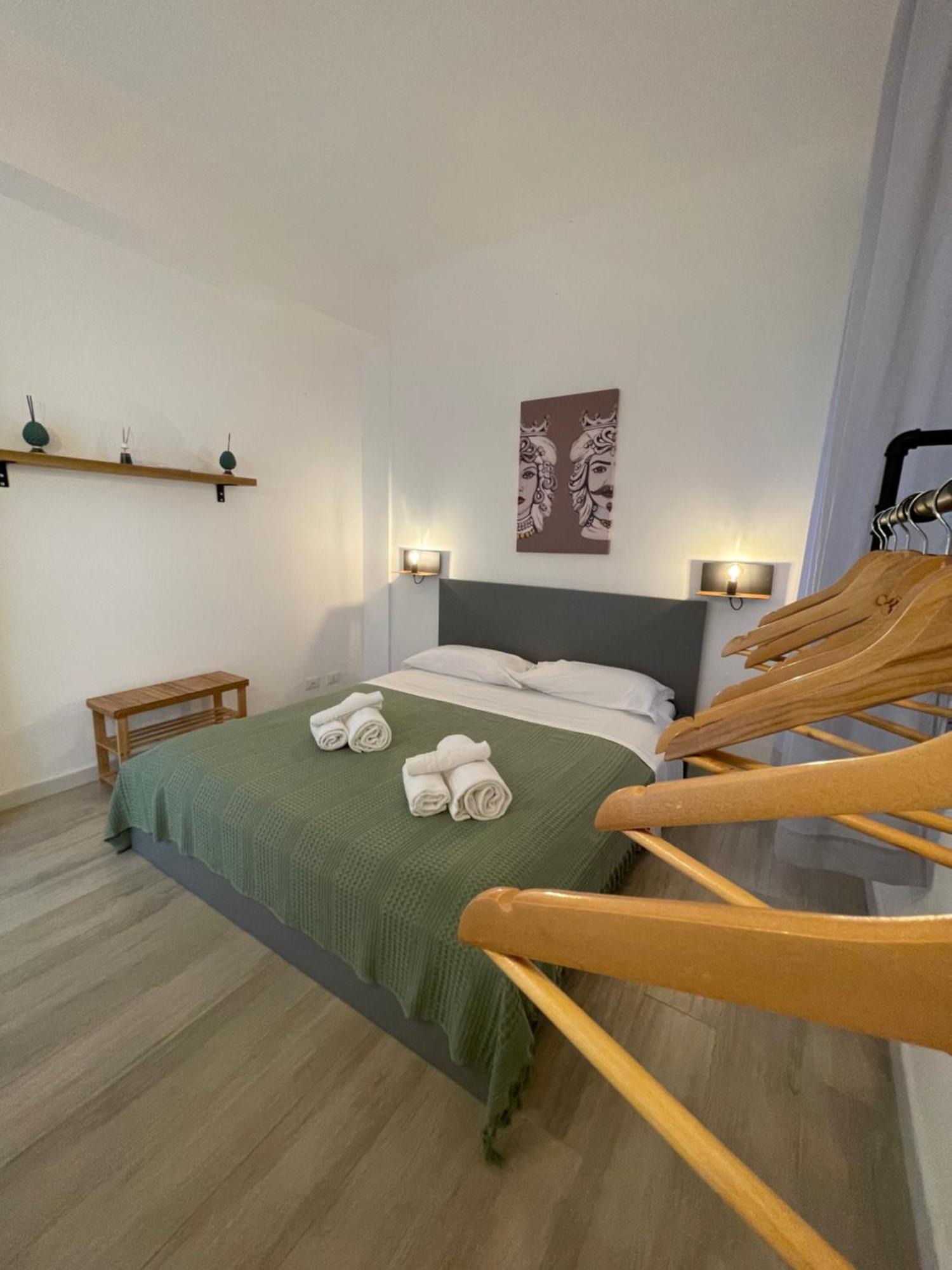 Apartment {palazzo Fodale-5 Stelle} 70's